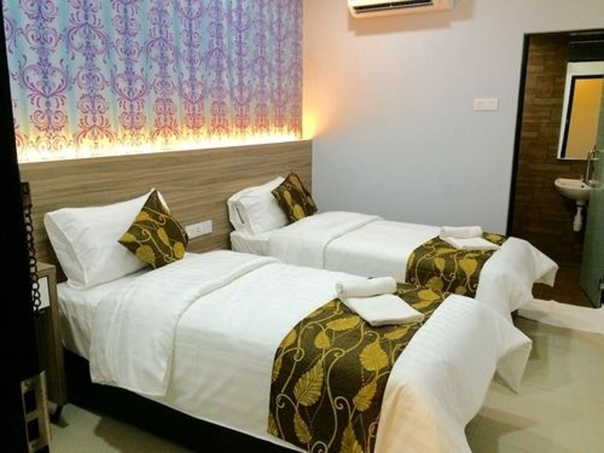 D'Metro Hotel Shah Alam Buitenkant foto