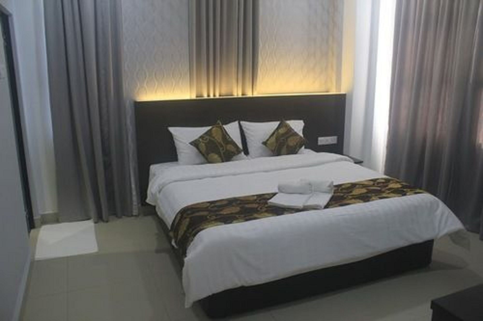 D'Metro Hotel Shah Alam Buitenkant foto