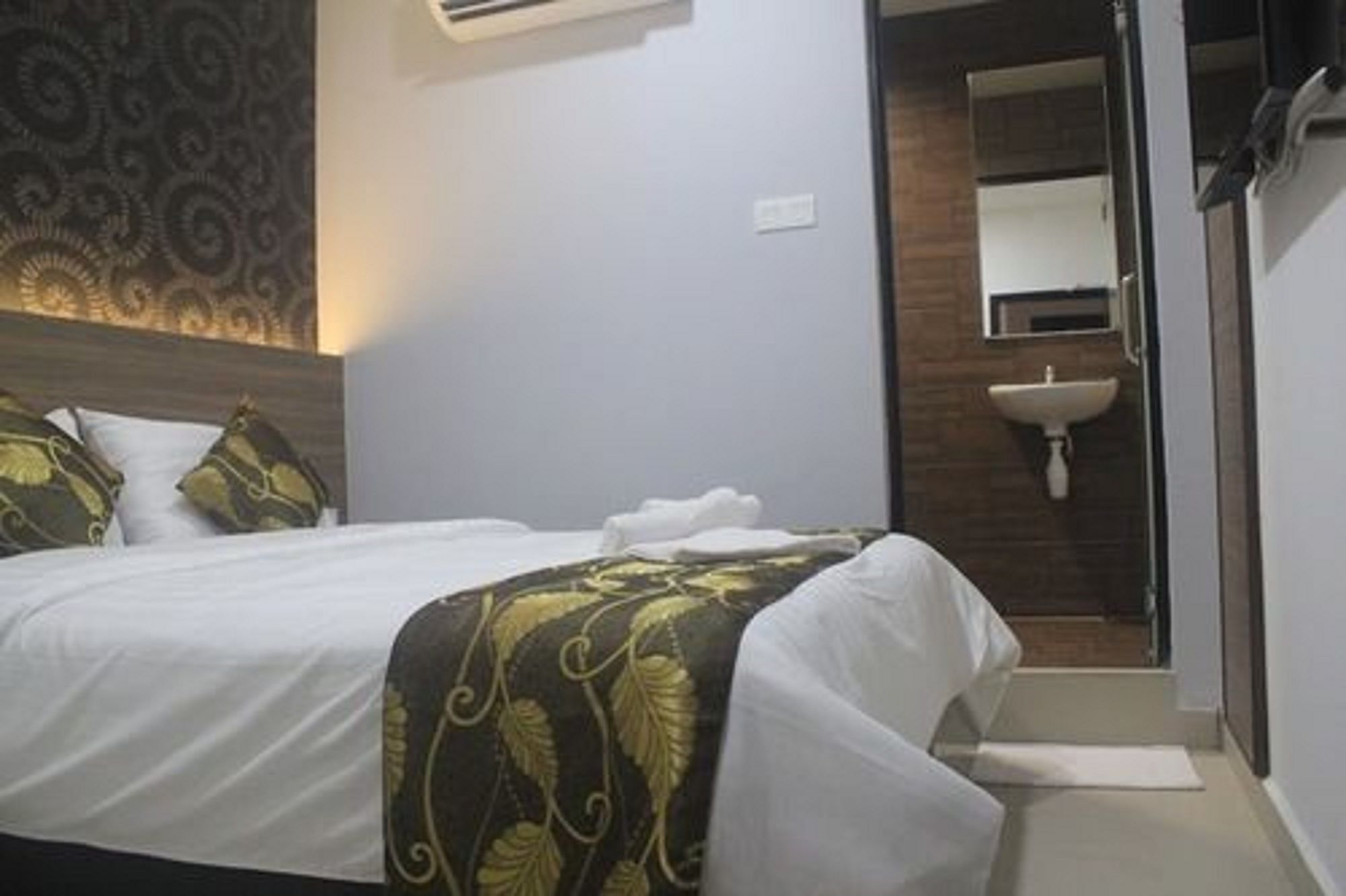 D'Metro Hotel Shah Alam Buitenkant foto